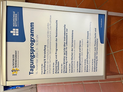 Das Programm des 3. Bienengesundheitstages (Foto: Röbbe Wünschiers)